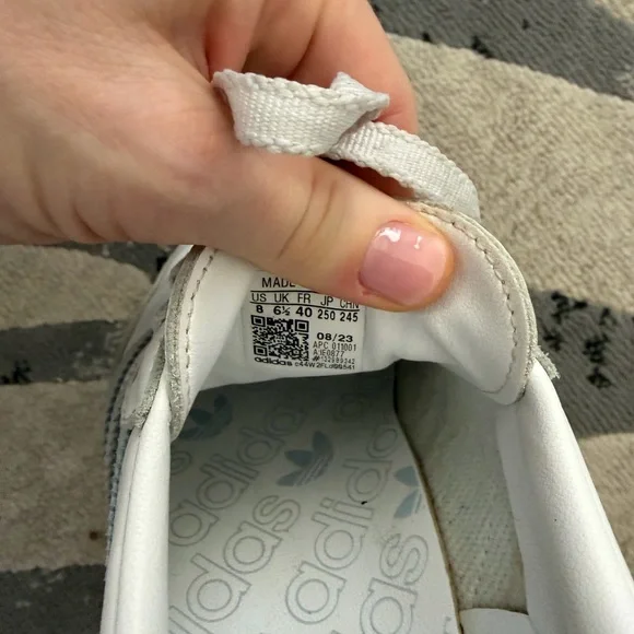 Adidas Classic White and Light Blue Samba Size 8 - Picture 5 of 5